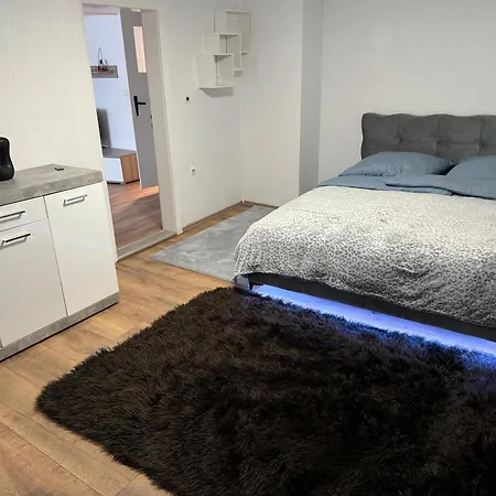 Appartement Nappen Platz 2 *